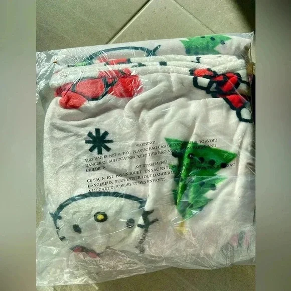 HELLO KITTY PINK PRESENTS THROW Christmas Winter 2024 - Picture 6 of 6